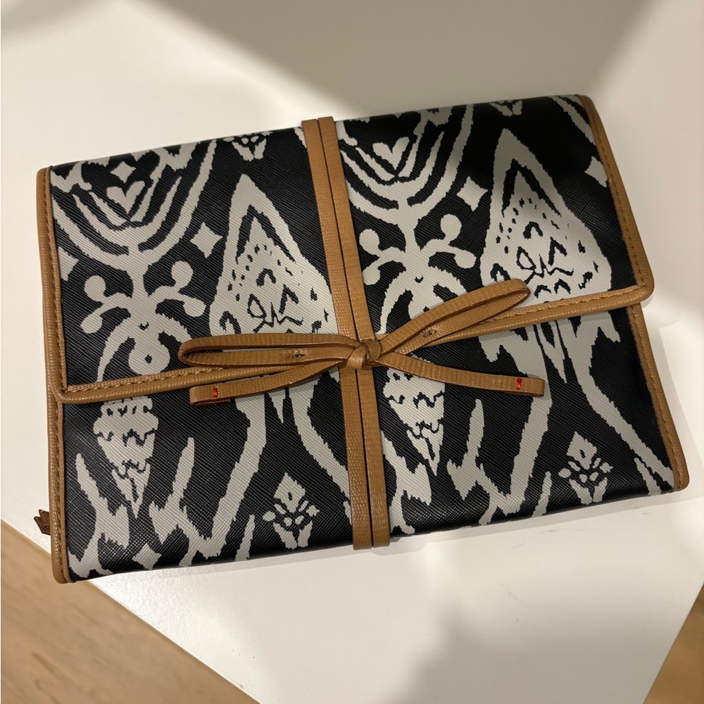 Stella & Dot Black and White Clutch with Brown Trim